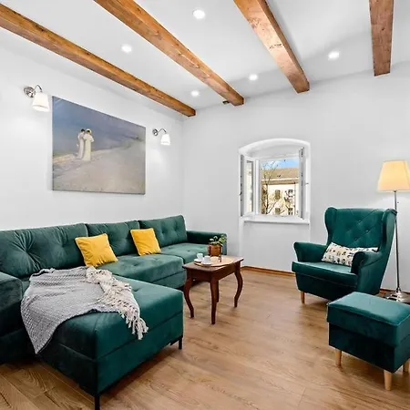 Old Tower Center Apartment Pula