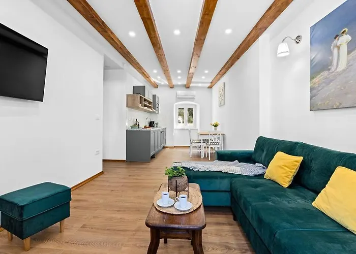 Old Tower Center Apartman Pula