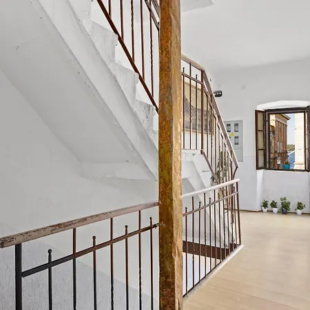 Old Tower Center Apartamento *